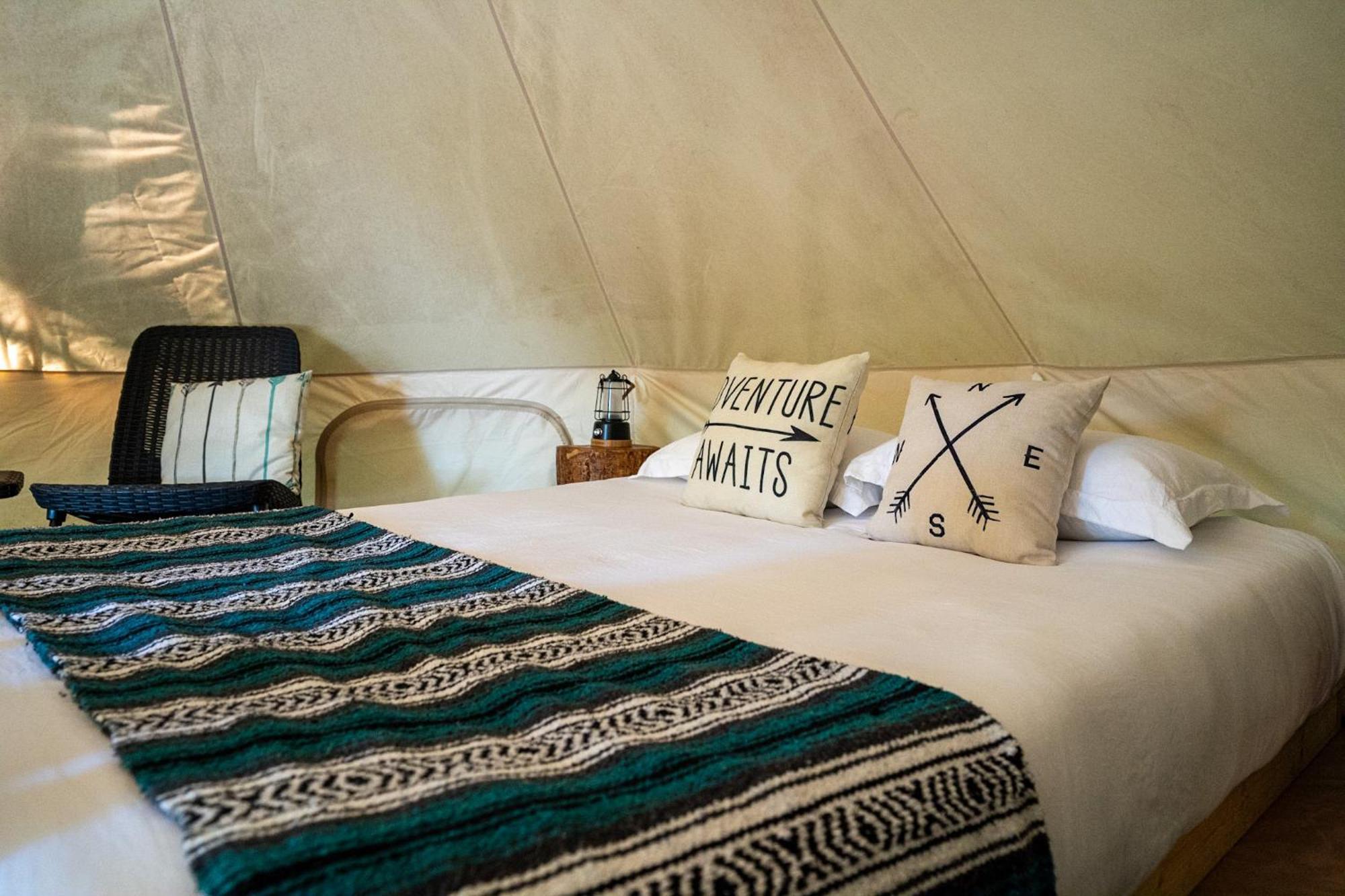 Grotto Getaway Hotell Miller Lake Exteriör bild