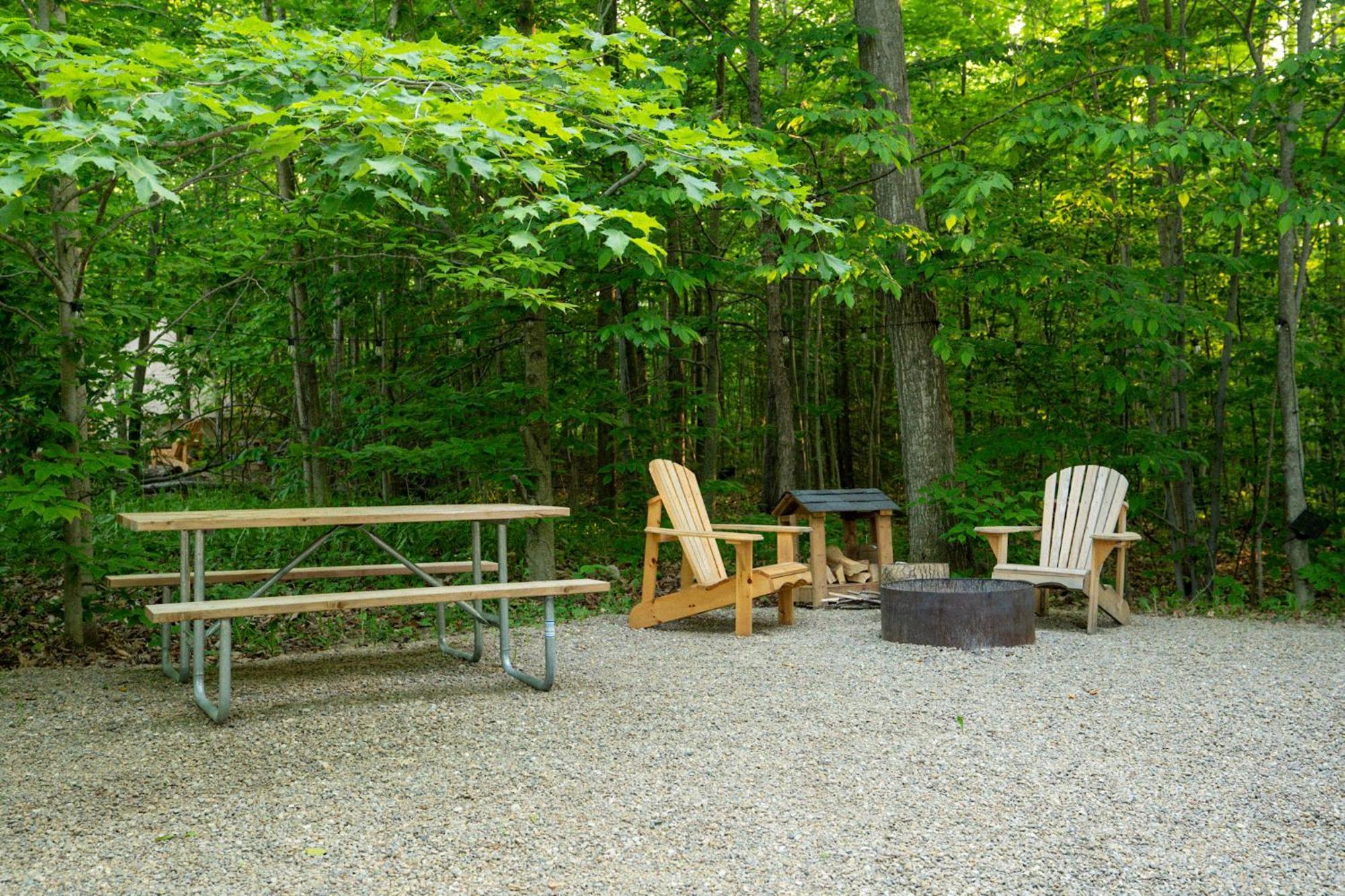 Grotto Getaway Hotell Miller Lake Exteriör bild