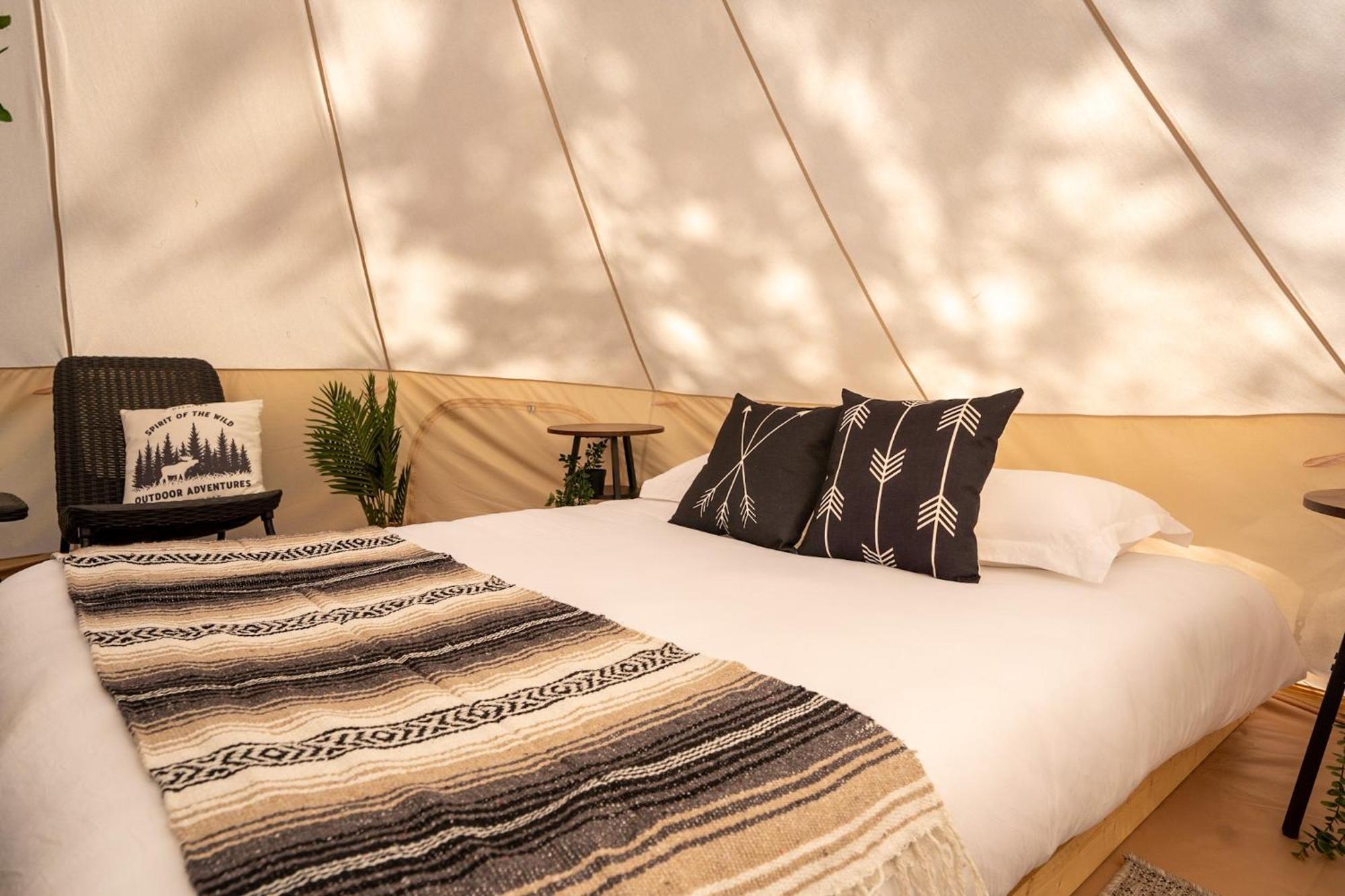 Grotto Getaway Hotell Miller Lake Exteriör bild